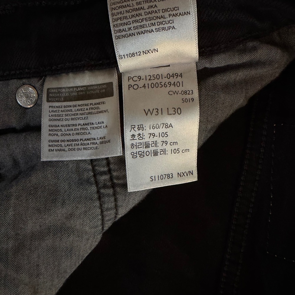Levis 501 Original Fit Black Straight Leg Jeans Raw Hem Button Fly W31 L30 - Picture 2 of 14